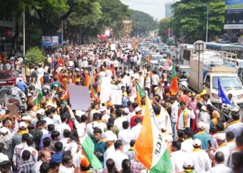 भाजप नेते चंद्रकांत पाटील यांनी भरला उमेदवारी अर्ज ; रॅलीला अभूतपूर्व प्रतिसाद