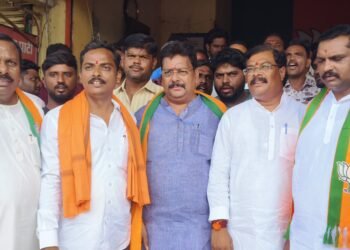 ‘नेत्या’लाच ‘मध्य’ची उमेदवारी देण्यासाठी मोर्चेबांधणी ; समर्थकांची एकजूट..!