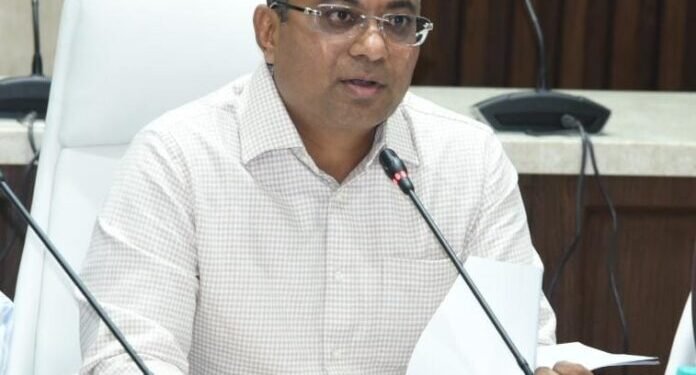 विधानसभा निवडणुकीच्या पार्श्वभूमीवर विभागीय आयुक्तांनी घेतला आढावा