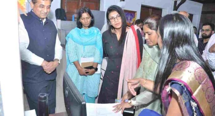 निवडणूक निरीक्षक अंजना एम. आणि पी. रामजी यांची मुंबई शहर माध्यम कक्षास भेट