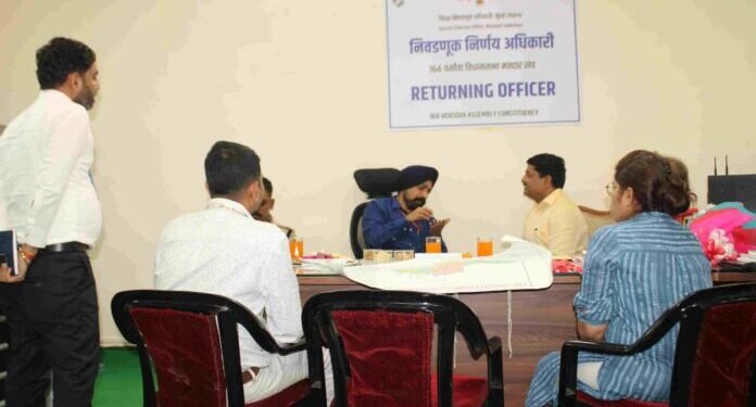 निवडणूक निरीक्षक नरिंदर सिंग बाली यांच्याकडून निवडणूक कामकाजाचा आढावा