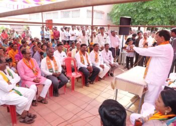 मी आश्वासन देत नाही प्रत्यक्षात कृती करतो आमदार सुभाष देशमुख