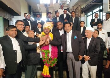 भाई यो सेब है.. तो सब सेफ है..! वकील मंडळींनी दिला तोफिक शेख यांना पाठिंबा..