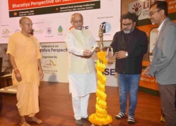 ‘विकासाचा विचार करताना पर्यावरण रक्षणाबद्दल दुराग्रही भूमिका नको’