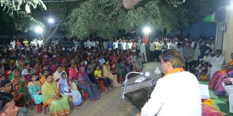 दहा वर्षांत होटगीसाठी सर्वोच्च निधी दिलाः आ. सुभाष देशमुखहोटगी, आहेरवाडी येथील पदयात्रेला प्रतिसाद