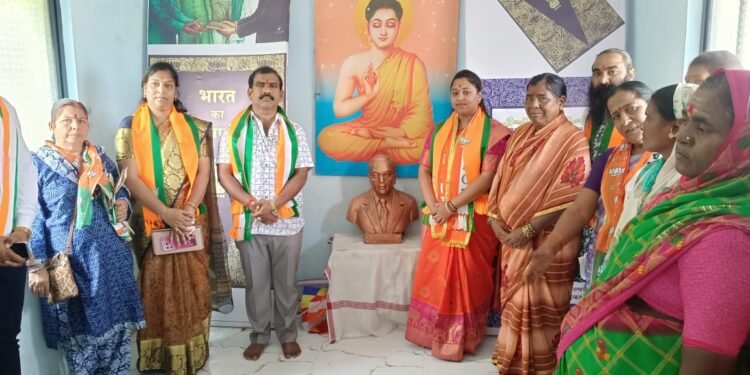 देवेंद्र कोठे यांच्या प्रचारार्थ मोनिका कोठे यांच्यासह किसन जाधव आणि नागेश गायकवाड यांच्या प्रचाराचा झंजावात