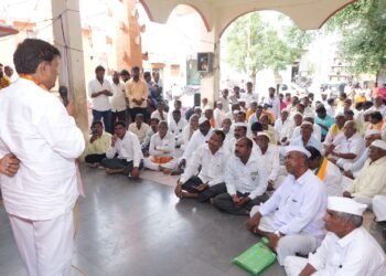 मी आश्वासन देत नाही प्रत्यक्षात कृती करतो आमदार सुभाष देशमुख