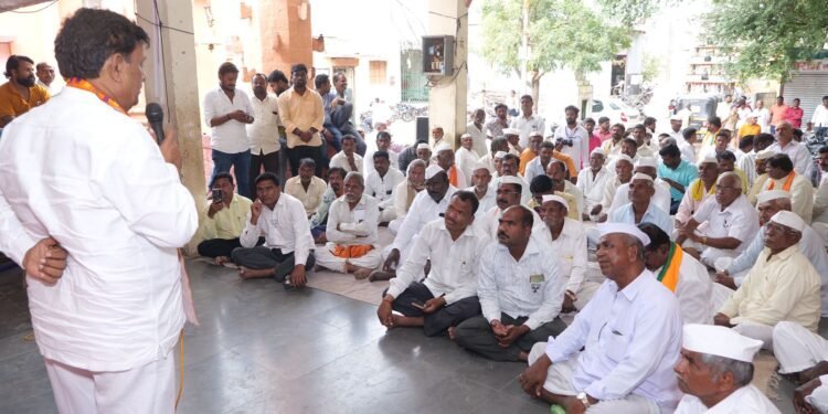 मी आश्वासन देत नाही प्रत्यक्षात कृती करतो आमदार सुभाष देशमुख