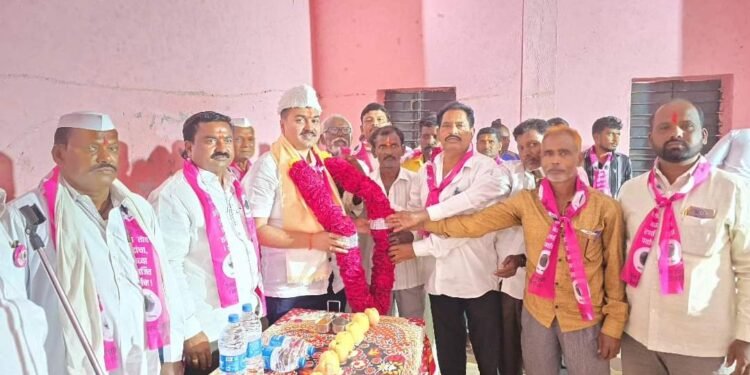 लोकशाहीर अण्णाभाऊ साठे मंडळाने दिला रणजीत शिंदे यांना जाहीर पाठिंबा