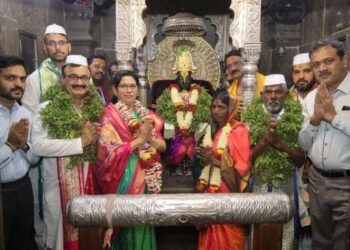 कार्तिकी एकादशीनिमित्त श्री विठ्ठल रुक्मिणीची शासकीय महापूजा संपन्न