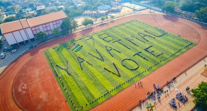 यवतमाळात मतदार जनजागृतीसाठी विद्यार्थ्यांची भव्य मानवी साखळी