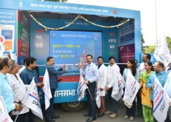 छत्रपती संभाजीनगर जिल्हाधिकारी कार्यालयातून प्रचाररथ रवाना