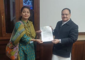 खासदार प्रणिती शिंदे यांनी घेतली जे.पी. नड्डा यांची भेट..!