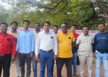 SBI ग्राहक, SBI म्युच्युअल फंड गुंतवणूकदार व भारतीय मित्र परिवाराचे धरणे आंदोलन