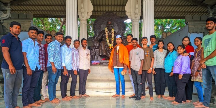 शिवप्रताप दिन व वर्धापन दिनानिमित्त शिवस्मारक येथे छत्रपती शिवाजी महाराजांना मानवंदना