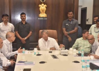 उच्च-व-तंत्र-शिक्षणमंत्री यांच्या अध्यक्षतेखाली आढावा-बैठक