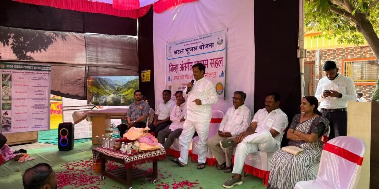 सर्वांनी एकत्र येत गाव अन् जिल्हा समृद्ध करावा – आमदार देशमुख