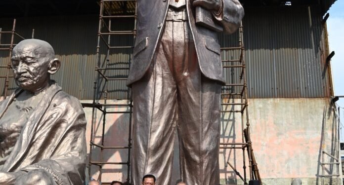 मंत्री संजय शिरसाट यांच्याकडून डॉ. बाबासाहेब आंबेडकरांच्या पुतळ्याची पाहणी