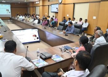 प्रत्येक व्यक्तीने इंटरनेट सुरक्षेच्या दृष्टीने जागृत असावे