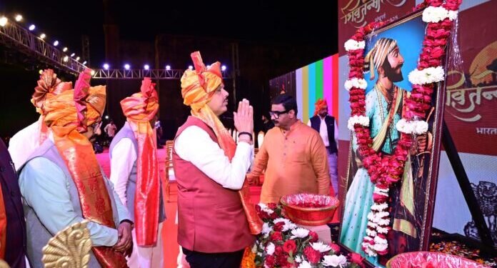 छत्रपती शिवाजी महाराजांचे आग्रा येथे भव्य स्मारक उभारणार