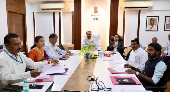 मच्छिमार संस्थांसाठी समन्यायी तलाव वाटप धोरण राबवा