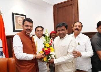 मुख्यमंत्री देवेंद्र फडणवीसांची आमदार देशमुखांनी घेतली भेट