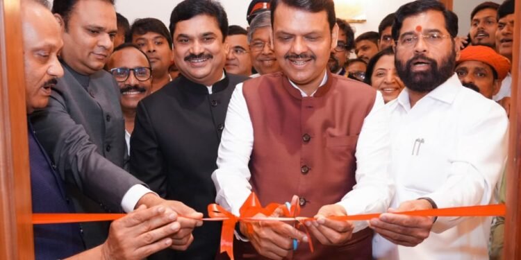 मुख्यमंत्र्यांच्या हस्ते विधानपरिषद सभापती यांच्या दालनाचे उद्घाटन