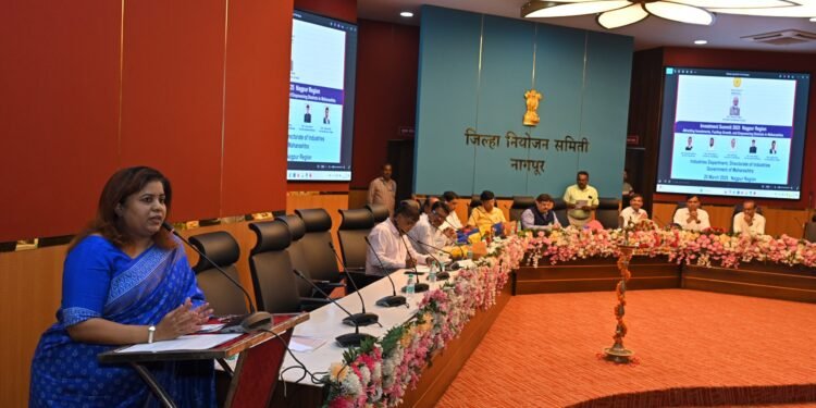 गुंतवणुकदारांसाठी रेड कार्पेट, उद्योजकांच्या अडचणी प्राधान्याने सोडविणार