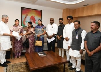 आम्ही वंचित का..? मोहोळचे शिष्टमंडळ थेट दिल्लीत..! वाचा काय आहे कारण..?