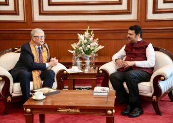 मुख्यमंत्री देवेंद्र फडणवीस, बिल गेट्स यांच्यादरम्यान चर्चा