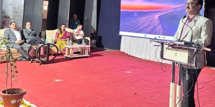 शासकीय अधिकाऱ्यांनी कृत्रिम बुद्धिमत्तेच्या मदतीने सामाजिक उत्तरदायित्त्व पार पाडावे