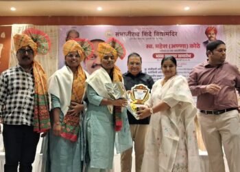 संभाजीराव शिंदे विद्यामंदिरमध्ये माजी गुणवंत विद्यार्थ्यांचा सत्कार