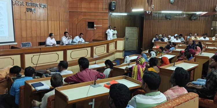 पवारांनी घेतली स्वच्छता कर्मचाऱ्यांची कार्यशाळा..! काय ठरलं… वाचा