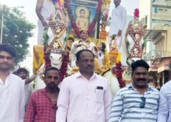 भगवान महावीर जयंती निमित्त कामटे विचारमंच तर्फे अभिवादन