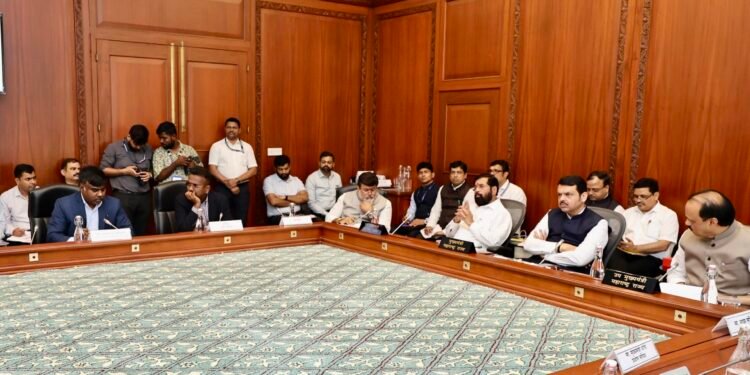 ‘एमआयडीसी’ असलेल्या गावांना औद्योगिक नगरीचा दर्जा देण्याचे धोरण करावे