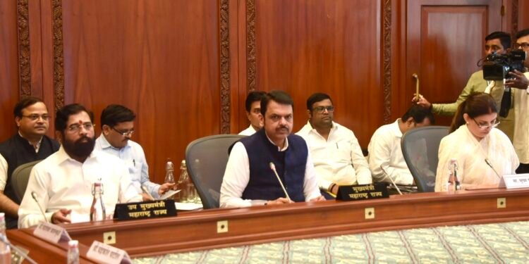 शंभर दिवसांच्या कृती कार्यक्रमाची माहिती सर्व विभागांनी संकेतस्थळांवर उपलब्ध करुन द्यावी