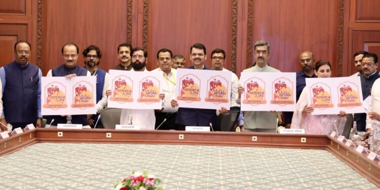 मुख्यमंत्री देवेंद्र फडणवीस यांच्या हस्ते महाबळेश्वर पर्यटन महोत्सव बोधचिन्हाचे अनावरण