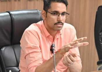 जम्मू कश्मीर येथे पर्यटनासाठी गेलेल्या नागरिकांच्या नातेवाईकांनी जिल्हा प्रशासनाशी संपर्क साधावा