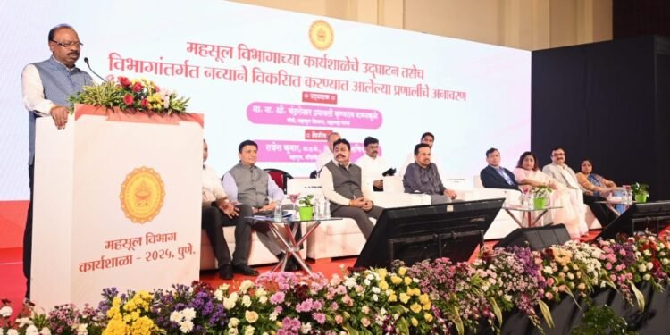 नव तंत्रज्ञानाचा वापर करून महसूल विभाग अधिक सक्षम करावा