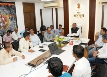 शेवटच्या घटकापर्यंत योजनांचा लाभ पोहोचविण्यासाठी एकत्रितपणे काम करा