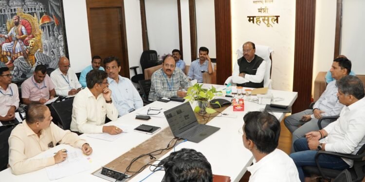 शेवटच्या घटकापर्यंत योजनांचा लाभ पोहोचविण्यासाठी एकत्रितपणे काम करा