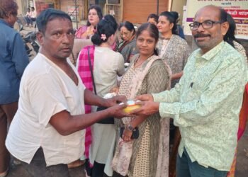 ‘आस्था’चा उपक्रम.!रुग्णांसाठी आमरस-पुरणपोळी भोजन, महिला कुष्ठरुग्णांसाठी कीर्तन व स्नेहभोजन