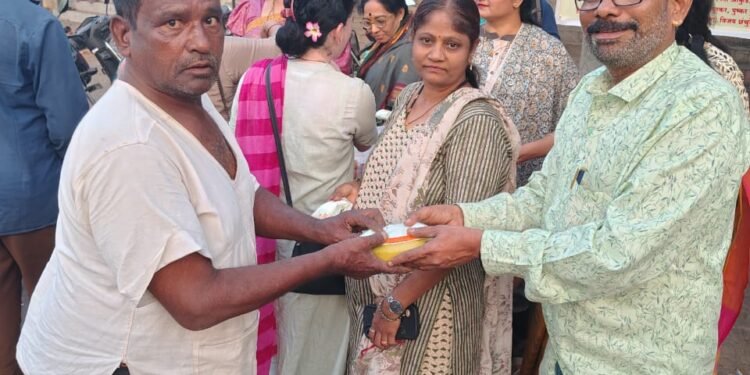 ‘आस्था’चा उपक्रम.!रुग्णांसाठी आमरस-पुरणपोळी भोजन, महिला कुष्ठरुग्णांसाठी कीर्तन व स्नेहभोजन