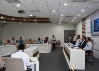 मत्स्यव्यवसाय विभाग आर्थिकदृष्ट्या सक्षम करण्यासाठी प्रयत्न करणे आवश्यक