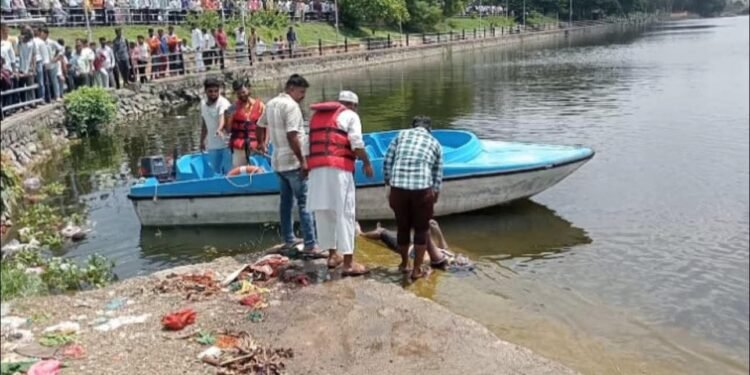 सोलापूर: #Breaking छत्रपती संभाजी महाराज तलाव (कंबर तलावात) आढळला मृतदेह