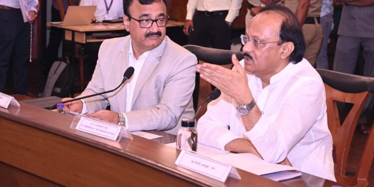 उपमुख्यमंत्री अजित पवार यांनी घेतला पुणे विभागातील कोविड-१९ परिस्थितीचा आढावा