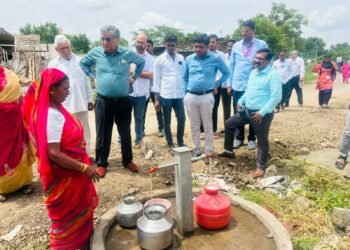 दीड किमी पायी चालून योजनेचा आढावा; शिष्यपाल सेठींच्या हस्ते जलजीवन मिशनला नवे बळ