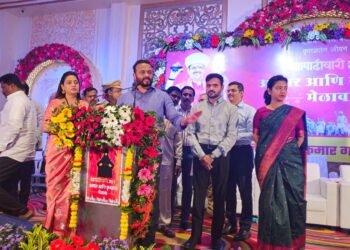 आषाढी यात्रेत दोन कोटी भाविकांचा सहभाग; प्रशासनाच्या कार्याची पालकमंत्र्यांकडून प्रशंसा