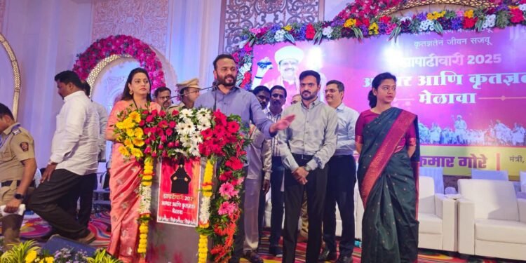 आषाढी यात्रेत दोन कोटी भाविकांचा सहभाग; प्रशासनाच्या कार्याची पालकमंत्र्यांकडून प्रशंसा