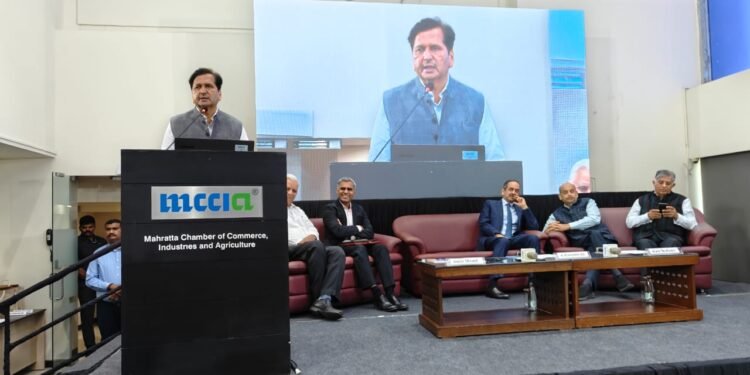 उद्योगांनी पुढे येऊन युवकांना द्यावी आधुनिक कौशल्यांची ताकद”
